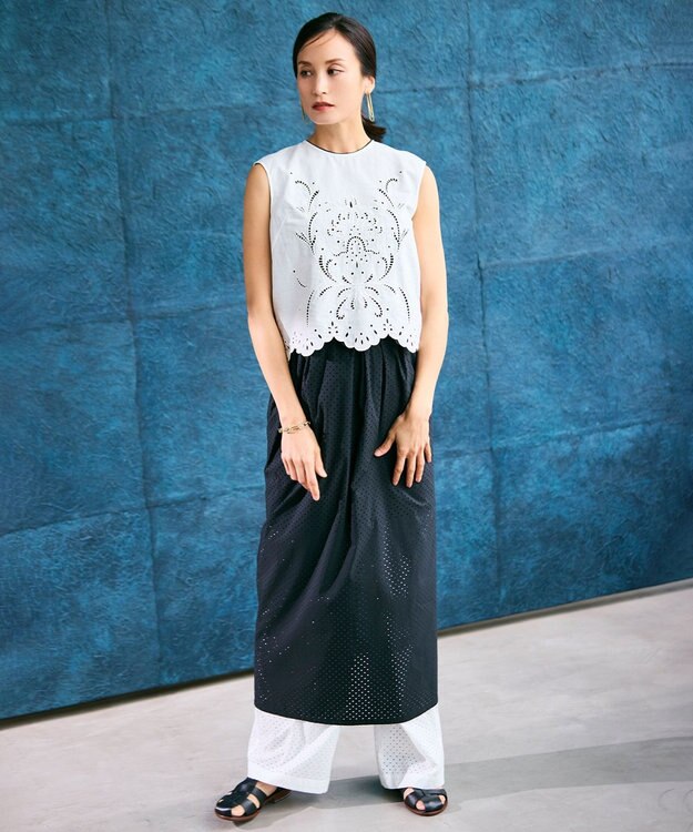 BEIGE， 【洗える】GALLERIA / コットンエンブロイダリーノースリーブブラウス White