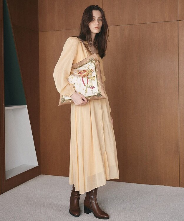 TOPKAPI 【TREASURE TOPKAPI】マイルドサテン スカーフ柄 トートバッグ ベージュ