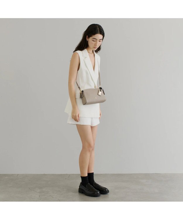 PELLE BORSA シンプルショルダーポシェット Reinette レネット 4717 グレージュ