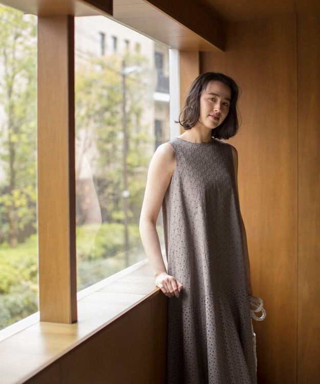 組曲 S 【WEB限定・新色追加】エンブロイダリーレースノースリーブ ワンピース モカグレー系9