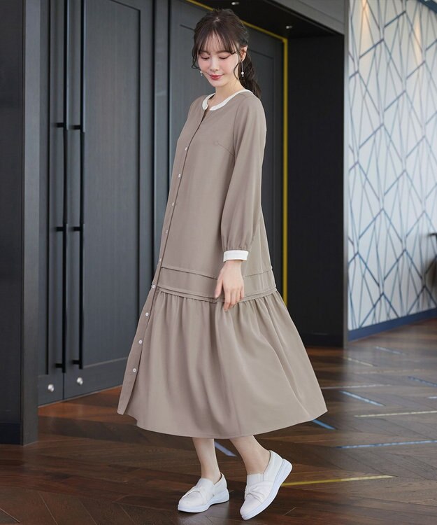 Tiaclasse L ピンタックギャザークレリックシャツワンピース グレージュ