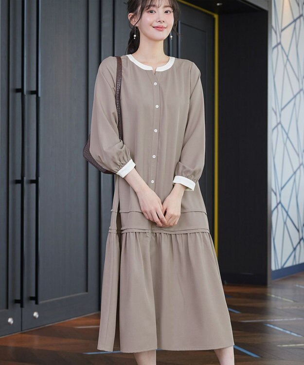Tiaclasse L ピンタックギャザークレリックシャツワンピース グレージュ
