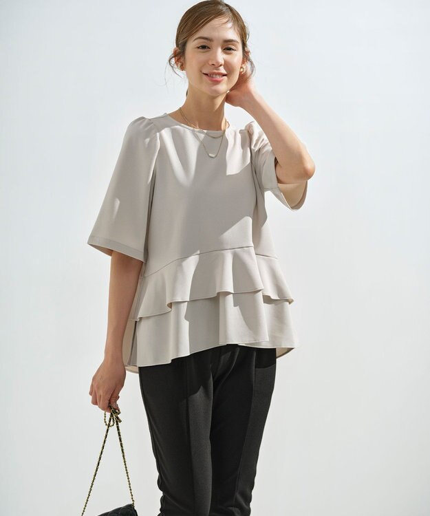 組曲 L 【接触冷感・吸湿・UVカット】ジョーゼットジャージーフリルブラウス サンドベージュ系