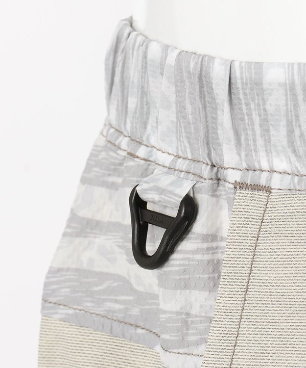 JOSEPH ABBOUD MOUNTAIN スラブシャンブレーストレッチ ショートパンツ アイボリー系