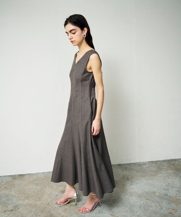 GRACE CONTINENTAL トリアセリネンフレアマキシ チャコール