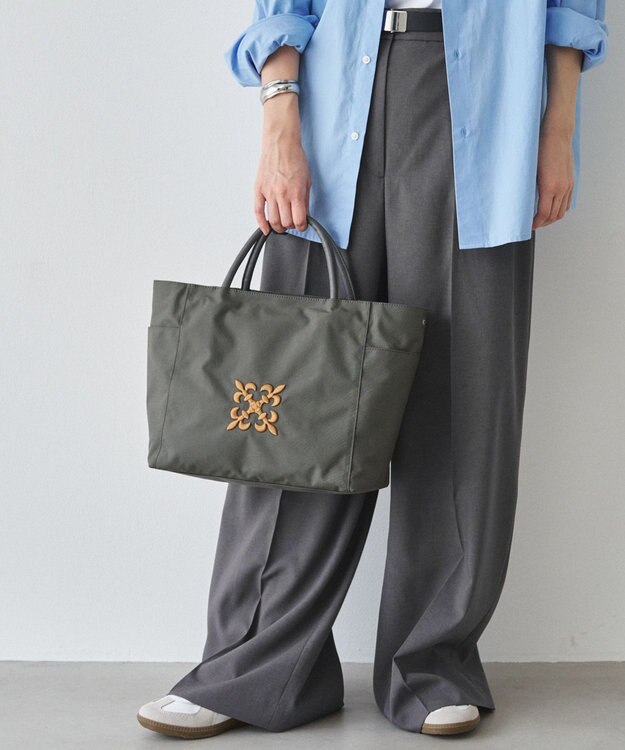 russet 【モノグラム刺繍】コーデュラナイロントートバッグ（CE-1776） Gray