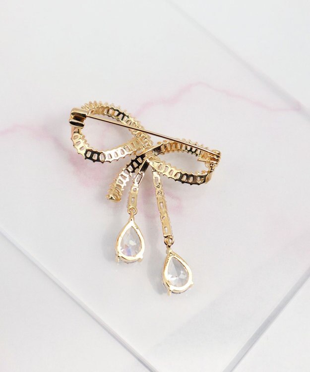 Tiaclasse 【安田美沙子さん着用】キュービックリボンモチーフブローチ ゴールド