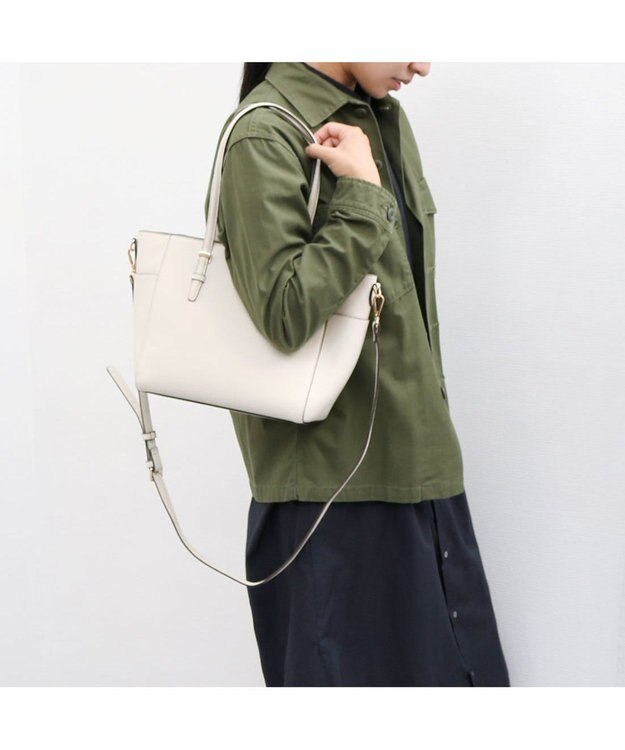 UNBILLION 【テレビ ドラマ着用アイテム】カシュカシュ cachecache / 横型金具ポイント2wayトートバッグ アイボリー