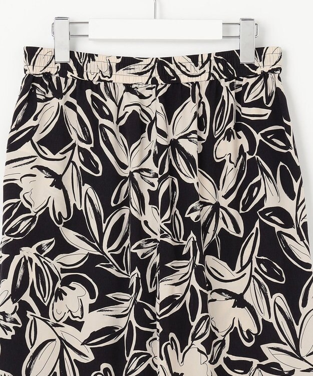 自由区 L 【カタログ掲載・ウエストゴム・洗える】モノトーンフラワープリントワイド パンツ オフｘブラック