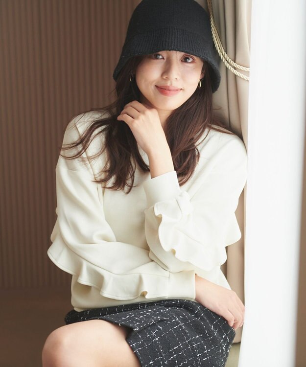 Feroux 【洗える】袖フリルダンボール プルオーバー アイボリー系