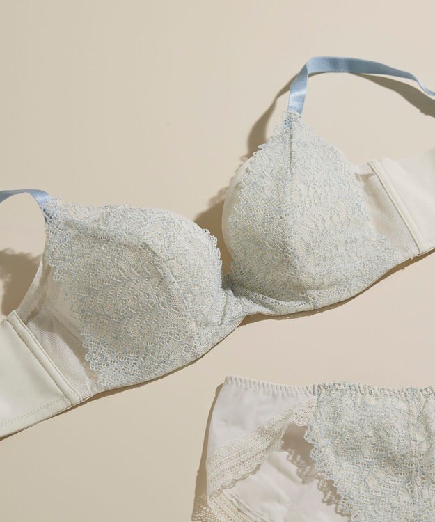 une nana cool 【脇高で背中スムージングブラジャー】さあわたし　レース アイボリー