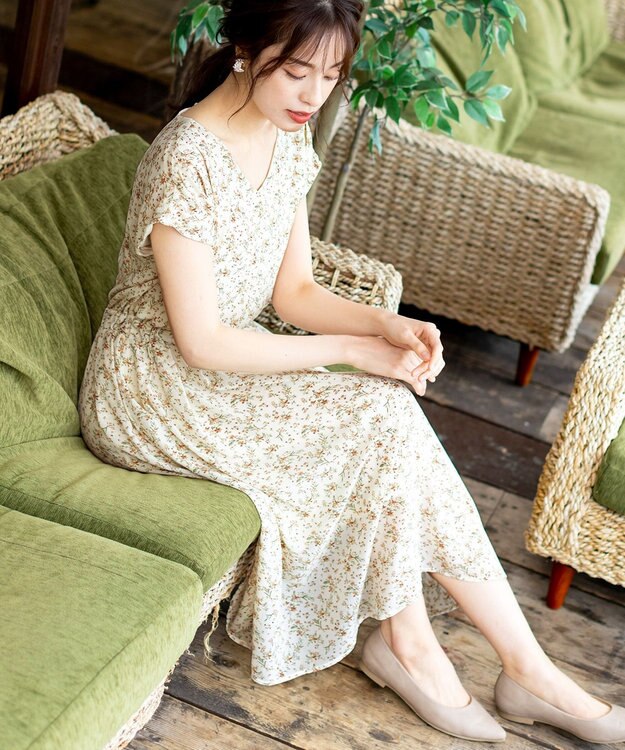 Tiaclasse L 【洗える】程良い透け感のシフォン花柄フレンチワンピース オフフラワー