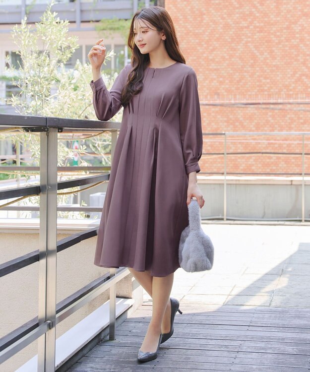 Tiaclasse 【洗える】ビジュー付きフロント切替タックワンピース プラム