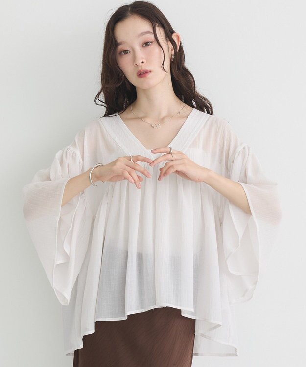 earth music&ecology Ｖネックギャザーブラウス Off White