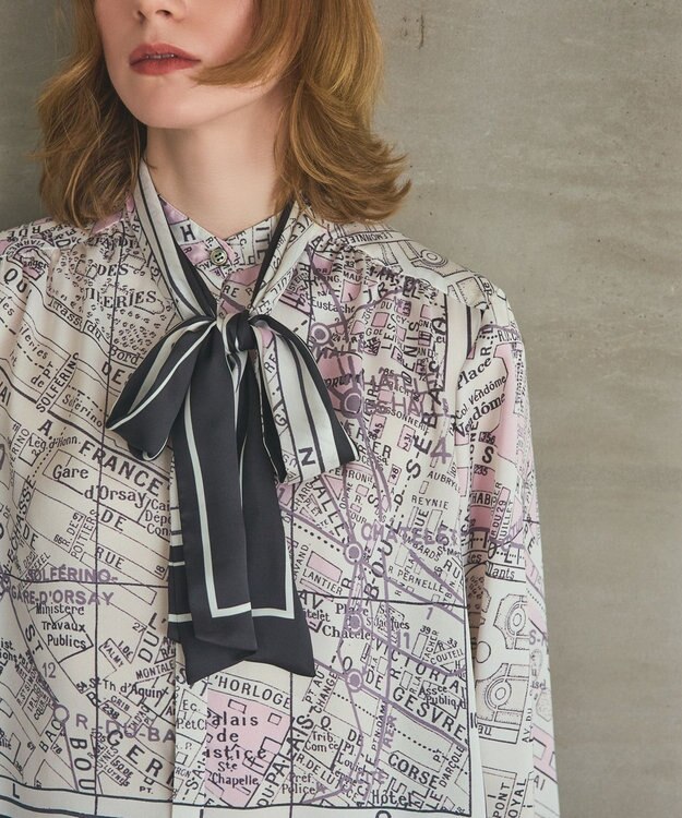 GRACE CONTINENTAL パリスカーフプリントブラウス ブラック