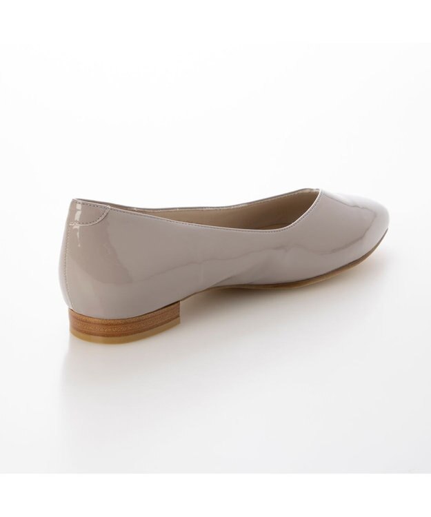 ing <ing>【WEB限定】【レイン対応】Vカットパンプス ライトグレーエナメル