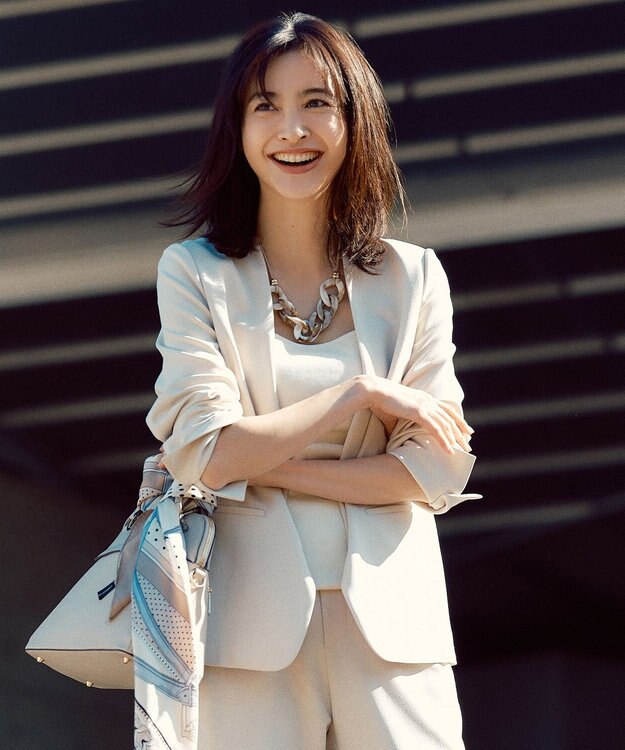 UNFILO BEAUTY MOVE ノーカラージャケット アイボリー