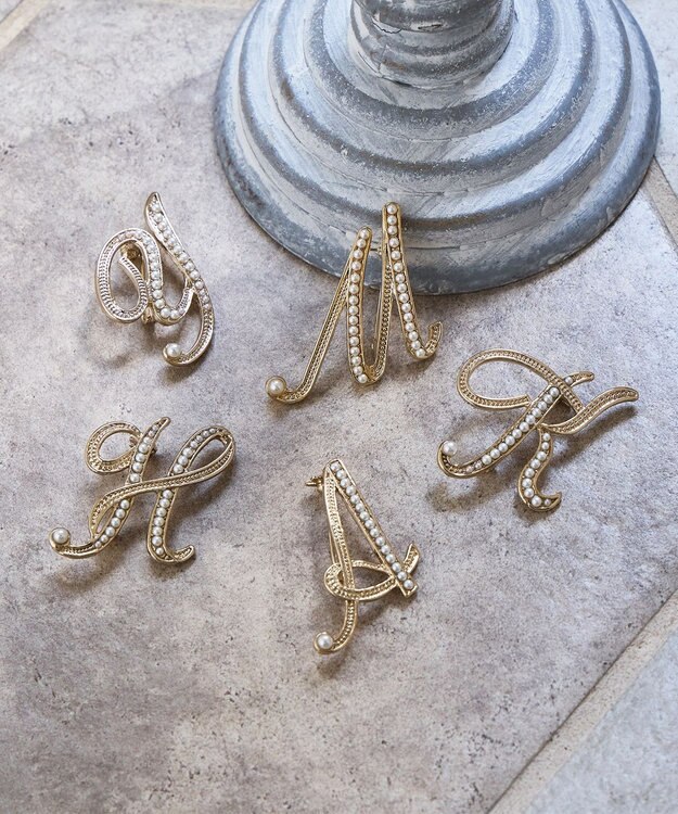 ANY パールイニシャルブローチ A