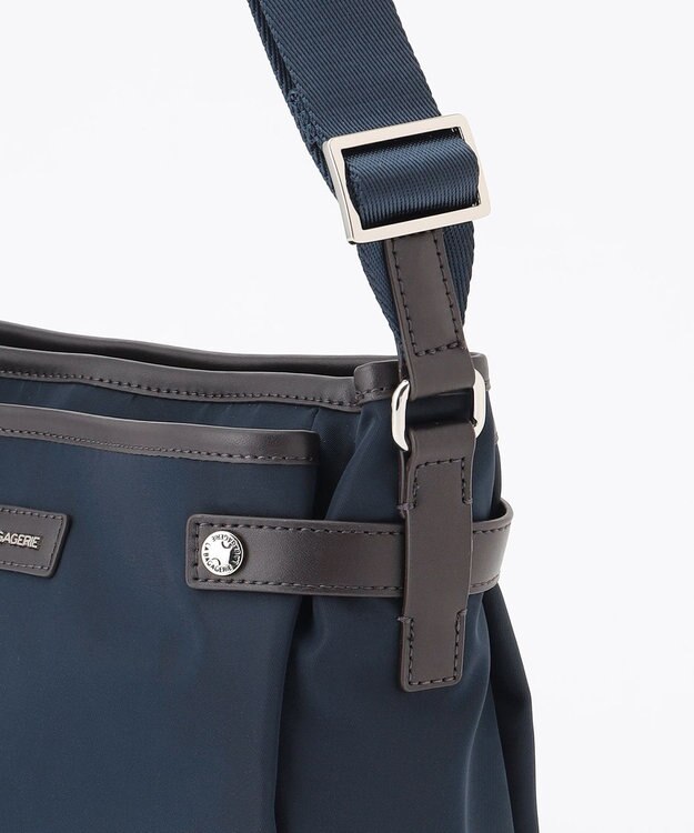 LA BAGAGERIE 【撥水ナイロン】ベーシックポシェット ネイビー