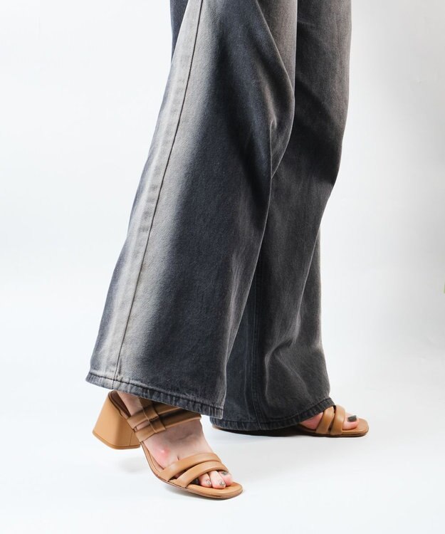 BONTRE 【LucaGrossi/ルカグロッシ】パフィーストラップヒールサンダル/ L021S-VS ベージュ