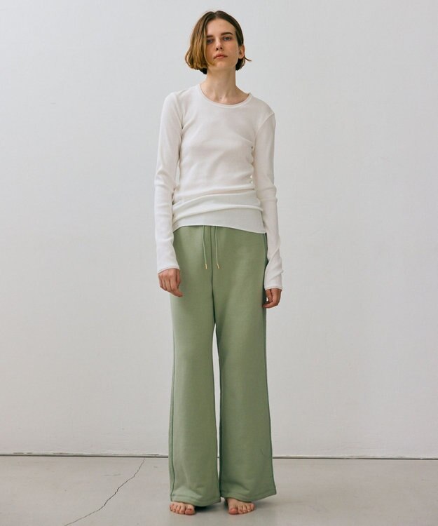 BEIGE， 【BEIGE,ecru/WEB限定・洗える】LOOP BACK / コットンワイドストレートパンツ Leaf