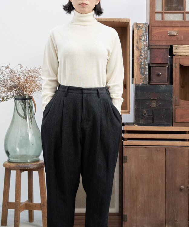 muuc リネンウールのスラックスパンツ ブラック