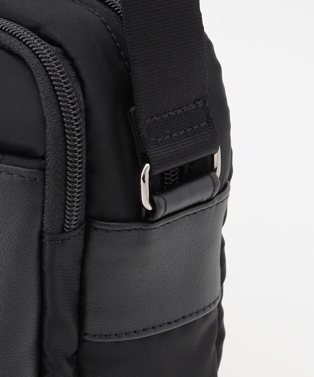 Y'SACCS ナイロン×牛革コンビシリーズ　横型ショルダーバッグ　SSサイズ ブラック