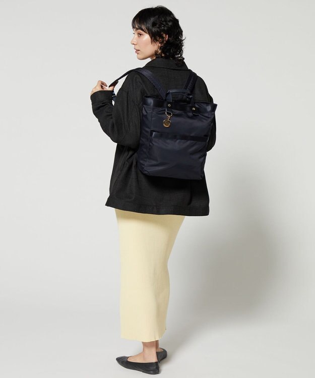 LA BAGAGERIE チャーム付き　ナイロンリュック ネイビー