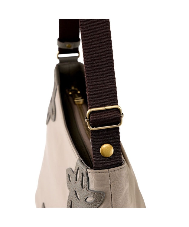 IBIZA ディアリオ　ナイロン　ショルダーバッグ ベージュ