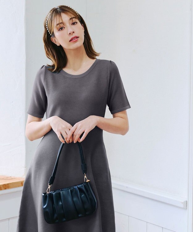 Tiaclasse 【洗える】クルーネック半袖ニットフレアワンピース チャコールグレー