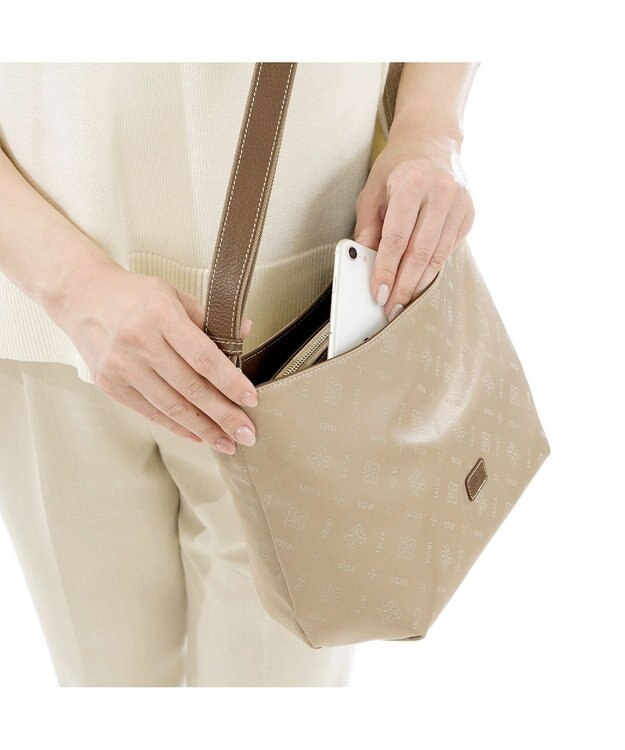 IBIZA モノグラムナイロン　ショルダーバッグ シャンパンゴールド