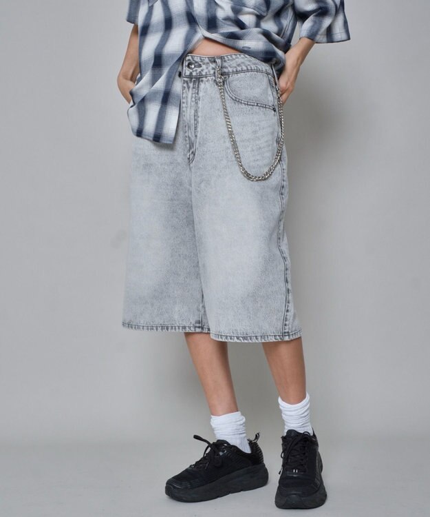 WEGO 【ユニセックス着用ITEM】チェーン付きスーパーバギーデニムショーツ グレー