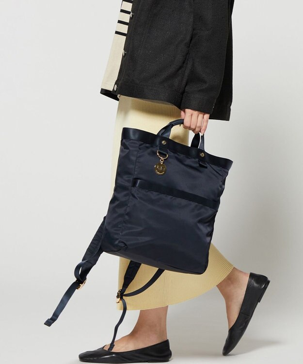 LA BAGAGERIE チャーム付き　ナイロンリュック ネイビー