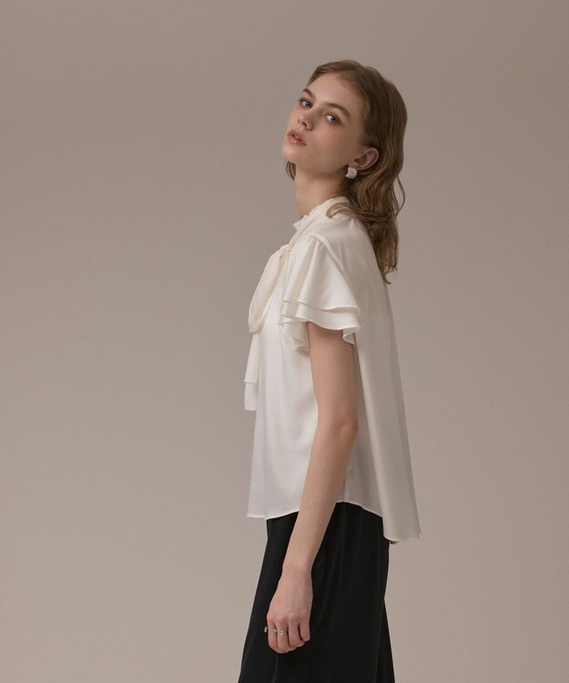 GRACE CONTINENTAL フリルボウタイブラウス ホワイト