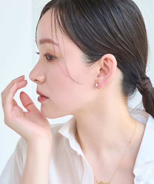 Phoebe 【痛くないシリーズ】パワーストーンライトフィットイヤリング　パール ホワイト