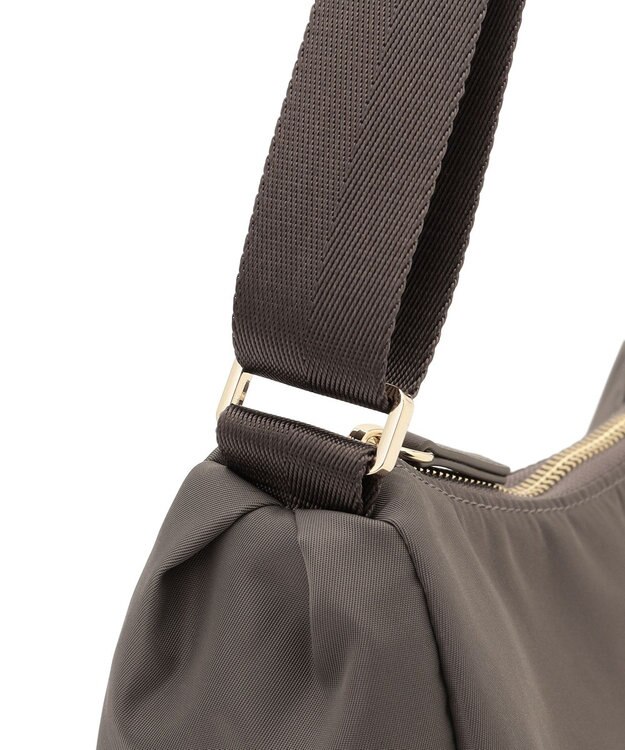 TOCCA MEMORY OF MOON POCHETTE ナイロンポシェット【WEB＆一部店舗限定・環境にやさしい素材】 グレージュ系