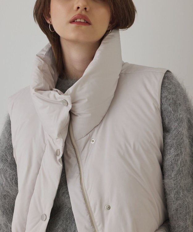 GRACE CONTINENTAL スタンドカラーダウンベスト キナリ