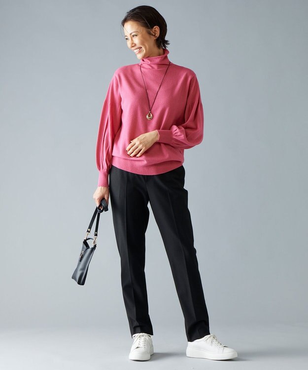 自由区 【洗える】ソフトウールハイゲージパフスリーブハイネック ニット ピンク系