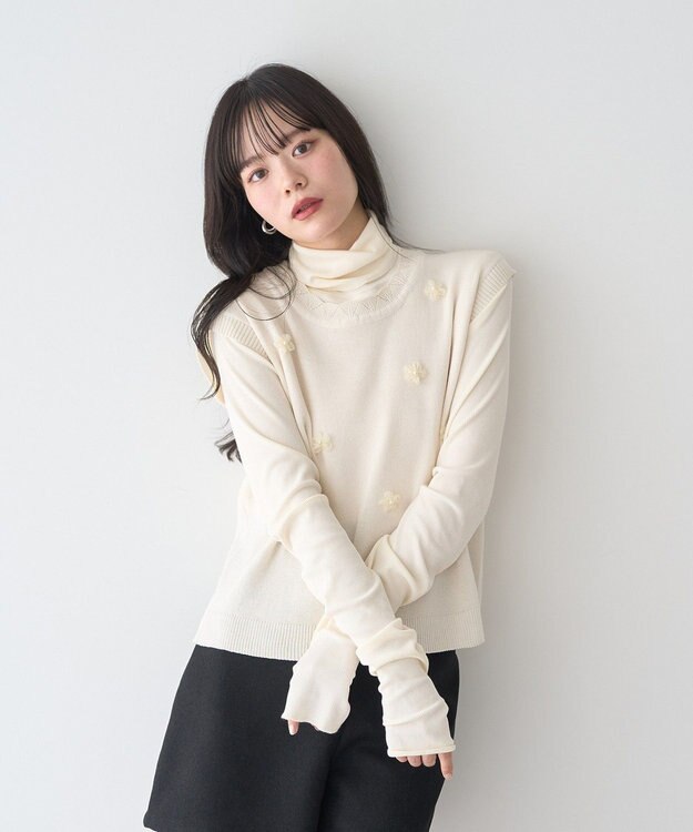 earth music&ecology フラワーモチーフニットベスト Ivory