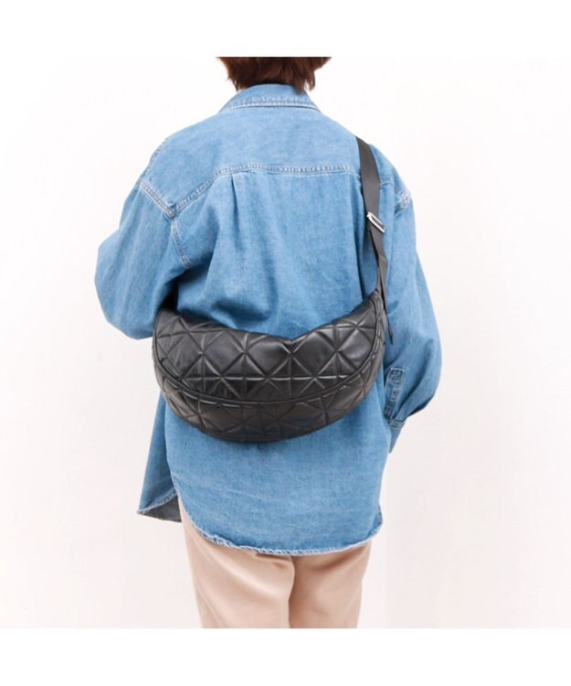 UNBILLION カシュカシュ cachecache / ソフト合皮キルティングハーフムーンショルダー ブラック