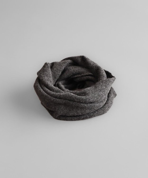 AND WOOL 〈上質な素材と手仕事から生まれた優しいニット〉カシミヤ100%のスヌード チャコールグレー