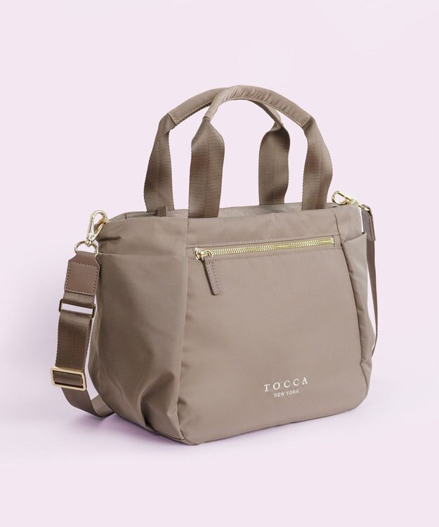 TOCCA 【サスティナブル素材・撥水・WEB＆一部店舗限定】NUOTO NYLON TOTE トートバッグ ベージュ系