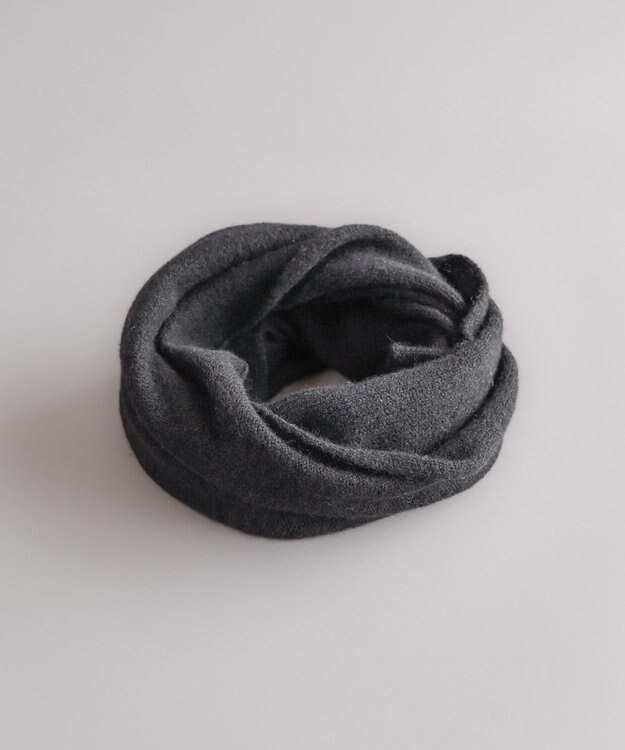 AND WOOL 〈上質な素材と手仕事から生まれた優しいニット〉カシミヤ100%のスヌード ブラック