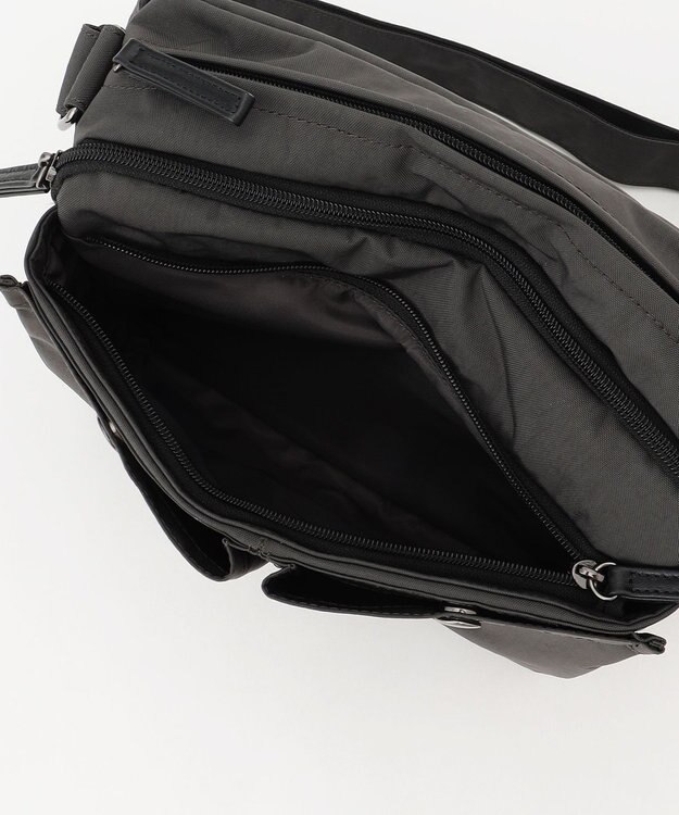 Y'SACCS 【ムック本掲載】クリンクルナイロン　ダブルポケットショルダー ダークグレー