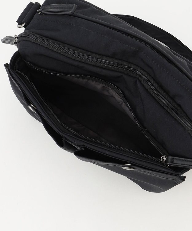 Y'SACCS 【ムック本掲載】クリンクルナイロン　ダブルポケットショルダー ブラック