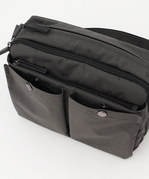 Y'SACCS 【ムック本掲載】クリンクルナイロン　ダブルポケットショルダー ダークグレー