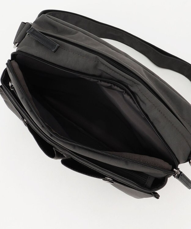 Y'SACCS 【ムック本掲載】クリンクルナイロン　ダブルポケットショルダー ダークグレー