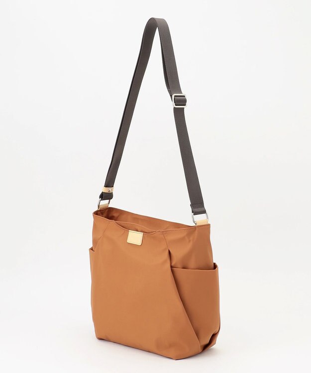 Y'SACCS 【ナイロンタフタ】トラベルショルダー キャメル