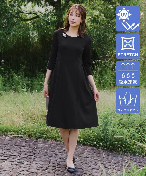 Tiaclasse 【UVカット・吸水速乾】 “きれい見え” カットソータックフレアワンピース ブラック