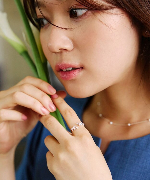 Tiaclasse ボタニカルモチーフストーンリング シルバーC